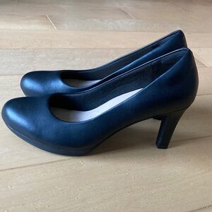 Clarks Ultimate Comfort Black Pumps High Heels